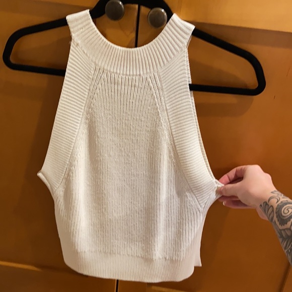 Aritzia tank - Picture 2 of 3